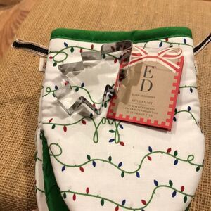 NWT Ellen Degeneres oven mitts